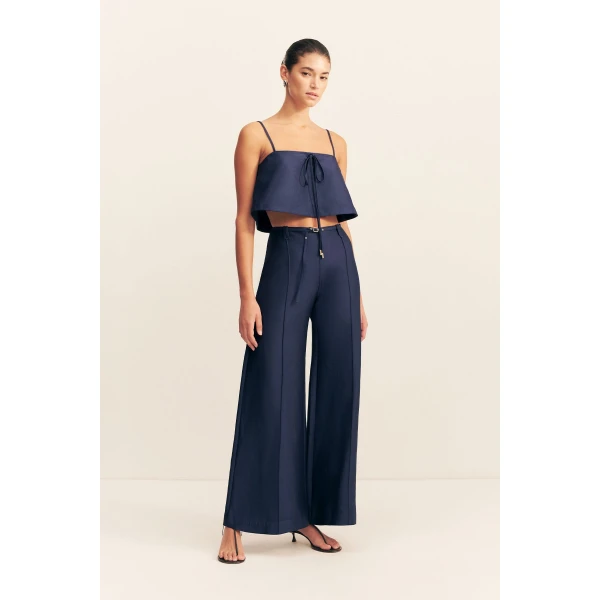 Belted pant with pintuck detail in midnight in a luxurious cotton sateen blend.