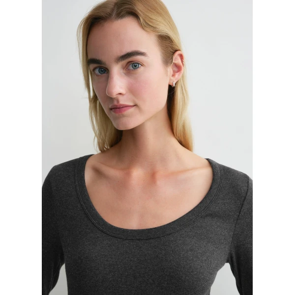 Toteme Top luxury Clothing from  Luxury Handbags Marketplace