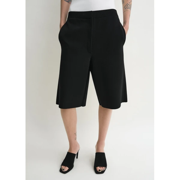 Toteme Short luxury Clothing from  Luxury Handbags Marketplace