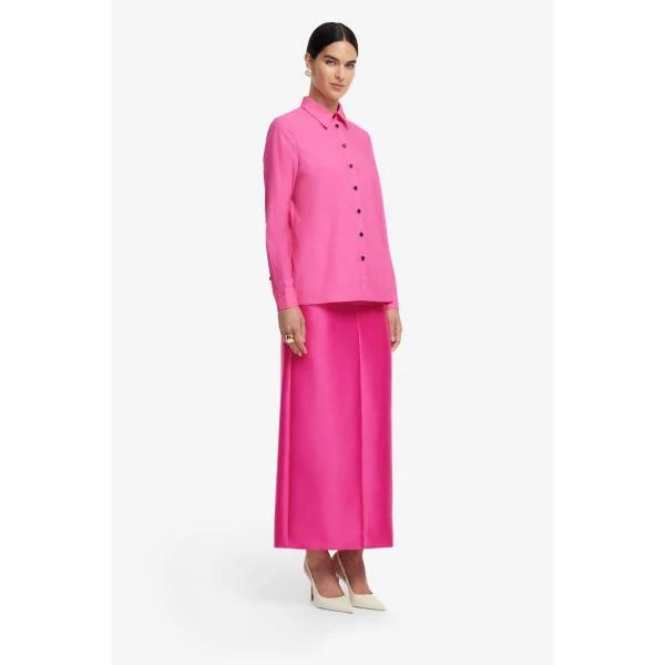 Structured collar with full button front