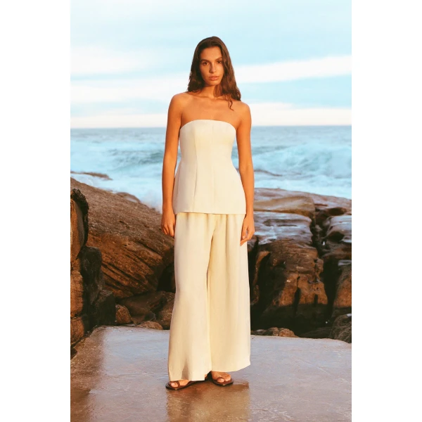 Wide leg drawstring pant in a premium linen blend in ecru.