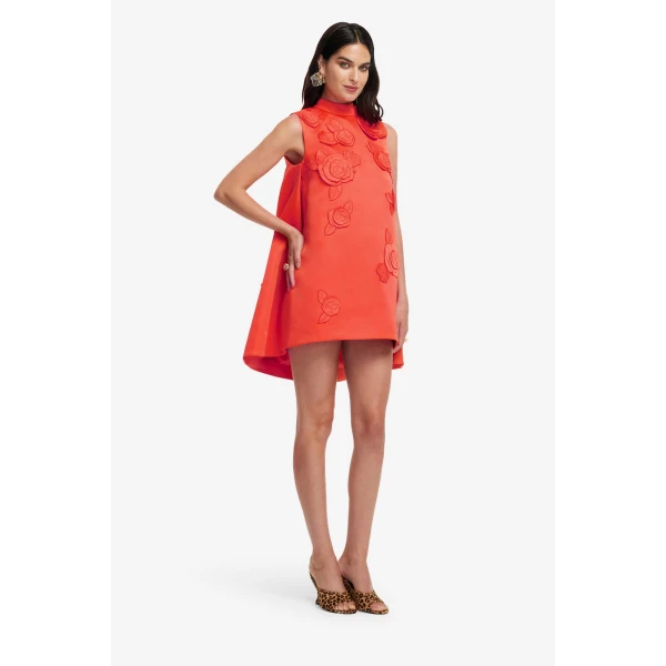 Voluminous A-line silhouette