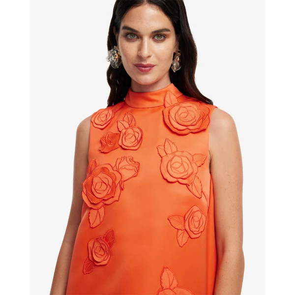 Asymmetrical hemline