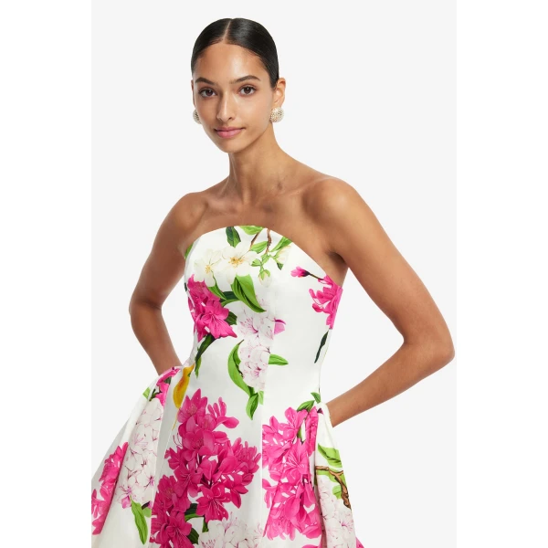 Fitted bodice & waist