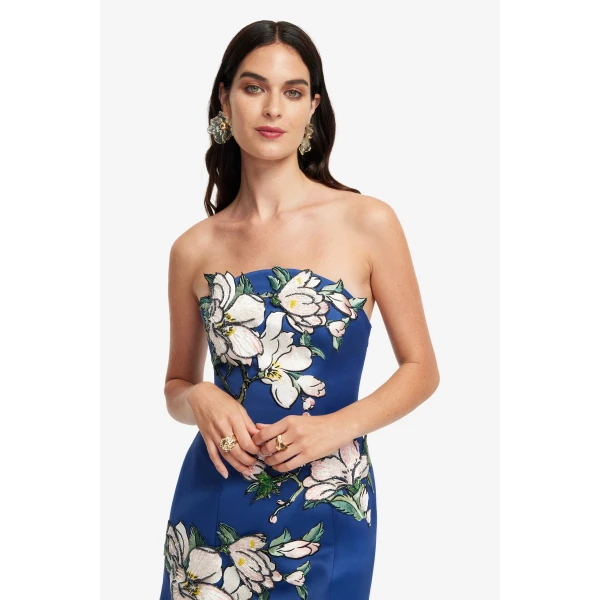 Strapless neckline