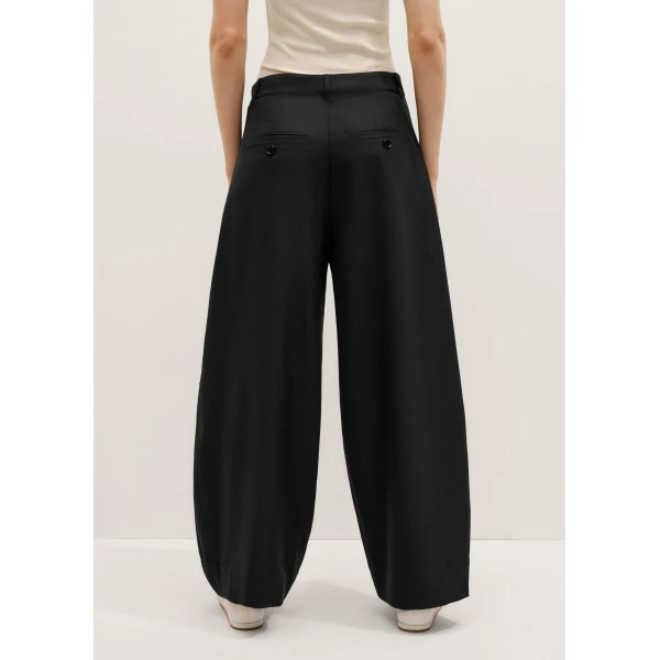 Me + Em Barrel Leg Pant – luxury British Black in Me and Em exclusively at Luxury Shoes 