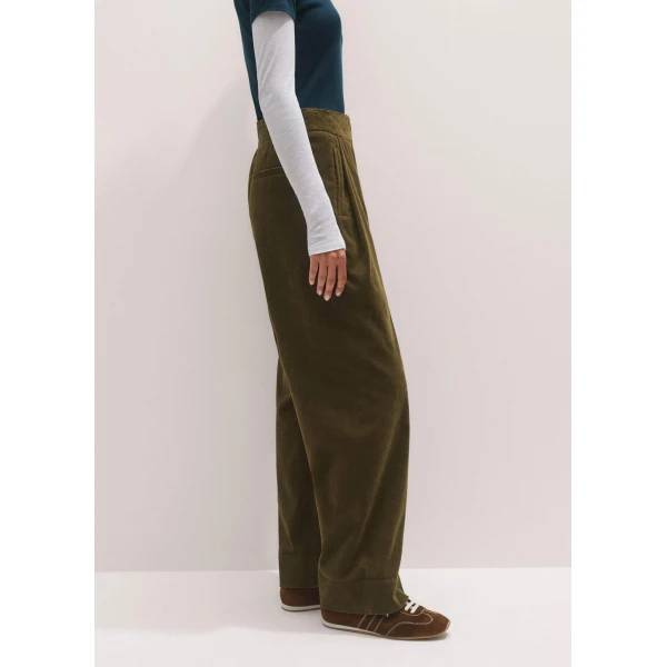 Me + Em Clever Trouser – luxury British Green in Me and Em exclusively at Luxury Shoes 