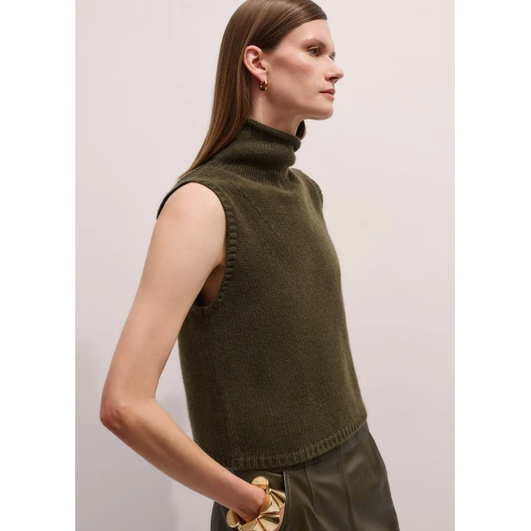 Me and Em Crop Sweater Vest – luxury British Green in Me and Em exclusively at Luxury Shoes 