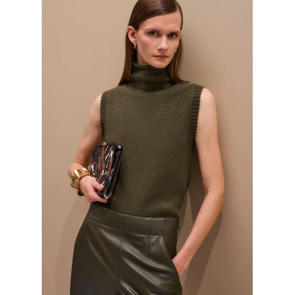 Me + Em Crop Sweater Vest – luxury British Green in Me and Em exclusively at Luxury Shoes 