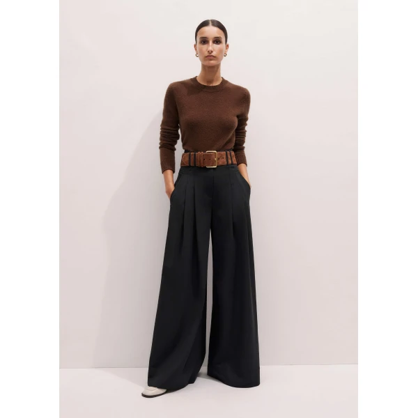 Me and Em Essential Crew Sweater – luxury British Brown in Me and Em exclusively at Luxury Shoes 