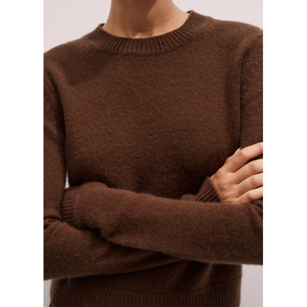 Me + Em Essential Crew Sweater – luxury British Brown in Me and Em exclusively at Luxury Shoes 