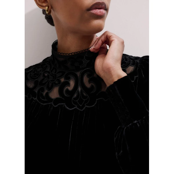 Me + Em Fluid Embroidered Top – luxury British Black in Me and Em exclusively at Luxury Shoes 