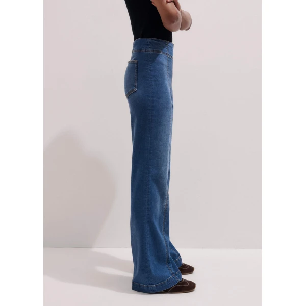 Me + Em Kick Flare Travel Jean – luxury British Blue in Me and Em exclusively at Luxury Shoes 