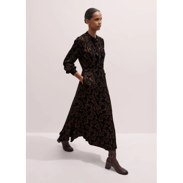Me + Em Signature Maxi Dress – luxury British Black in Me and Em exclusively at Luxury Shoes 