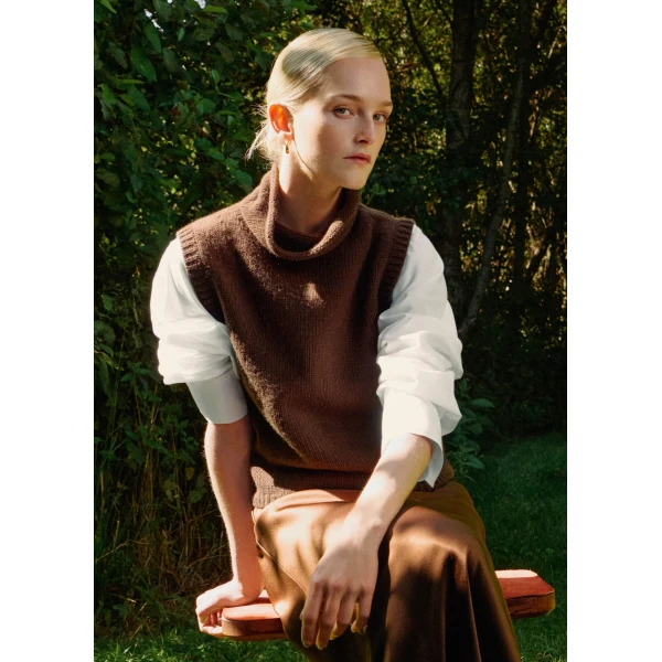 Me + Em Straight Crop Vest – luxury British Brown in Me and Em exclusively at Luxury Shoes 