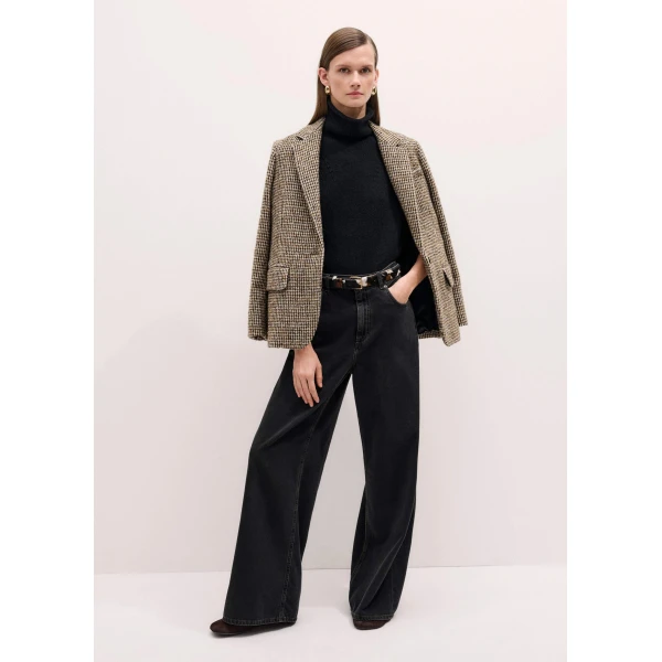 Me + Em Straight Crop Vest – luxury British Black in Me and Em exclusively at Luxury Shoes 