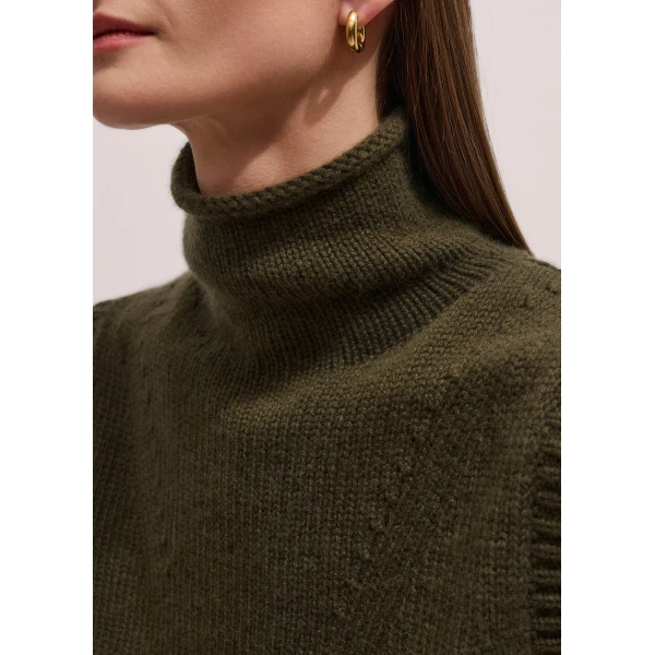 Me + Em Straight Crop Vest – luxury British Green in Me and Em exclusively at Luxury Shoes 