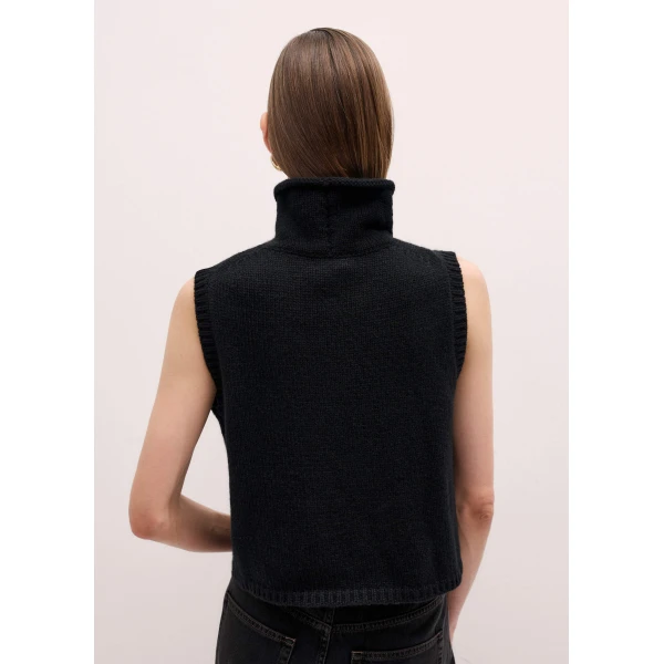 Me and Em Straight Crop Vest – luxury British Black in Me and Em exclusively at Luxury Shoes 