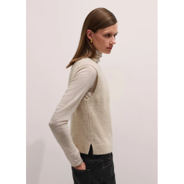 Me and Em Straight Knit Vest – luxury British Neutrals in Me and Em exclusively at Luxury Shoes 