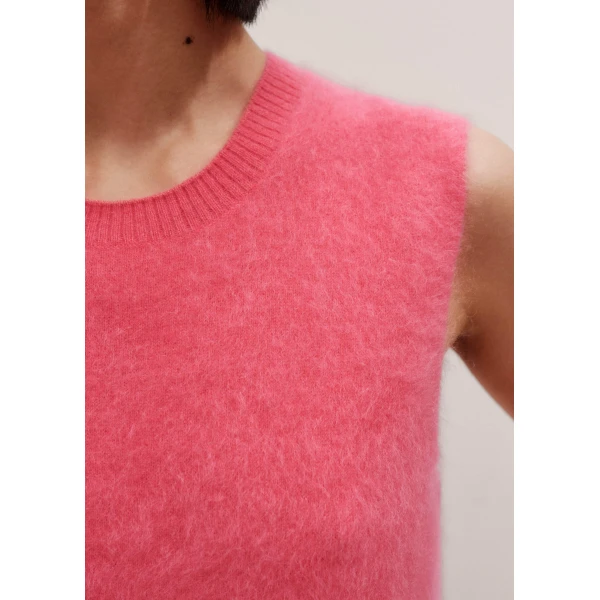 Me + Em Straight Knit Vest – luxury British Pink in Me and Em exclusively at Luxury Shoes 