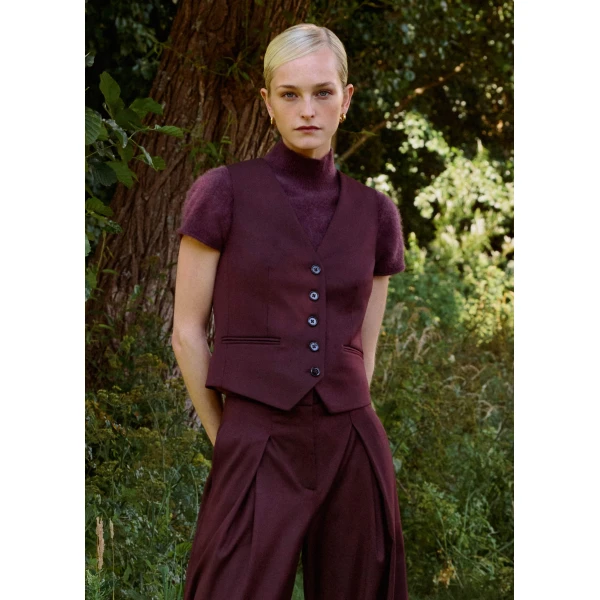 Me + Em Tailored Vest – luxury British Red in Me and Em exclusively at Luxury Shoes 