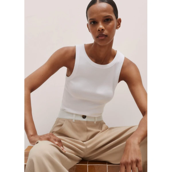 Me + Em Ultimate Crew Neck Vest – luxury British White in Me and Em exclusively at Luxury Shoes 