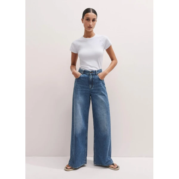 Me + Em Ultimate Raglan Tee – luxury British White in Me and Em exclusively at Luxury Shoes 