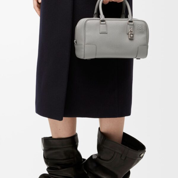 LOEWE Amazona 23 Bag In Soft Grained Calfskin, view 2