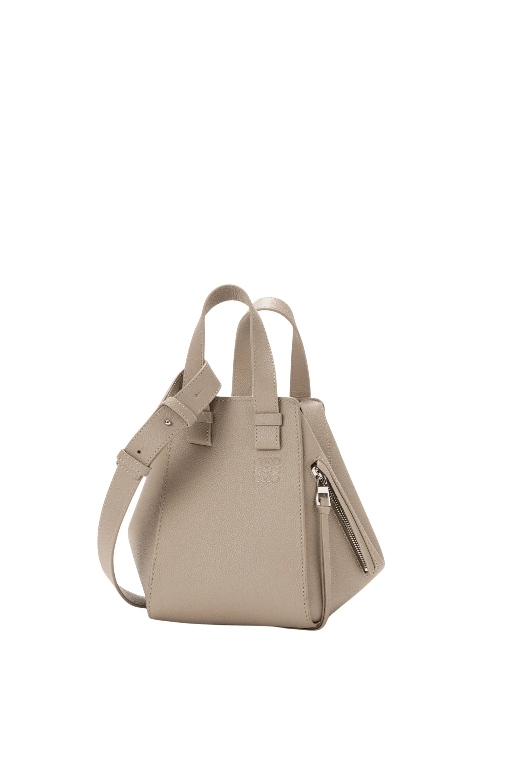 LOEWE-Compact-Hammock-Bag-In-Soft-Grained-Calfskin-2025-coveti-4-scaled46380_nobg coveti