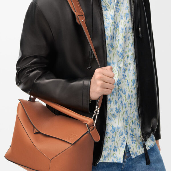 LOEWE Large Puzzle Edge Bag In Classic Calfskin, view 3