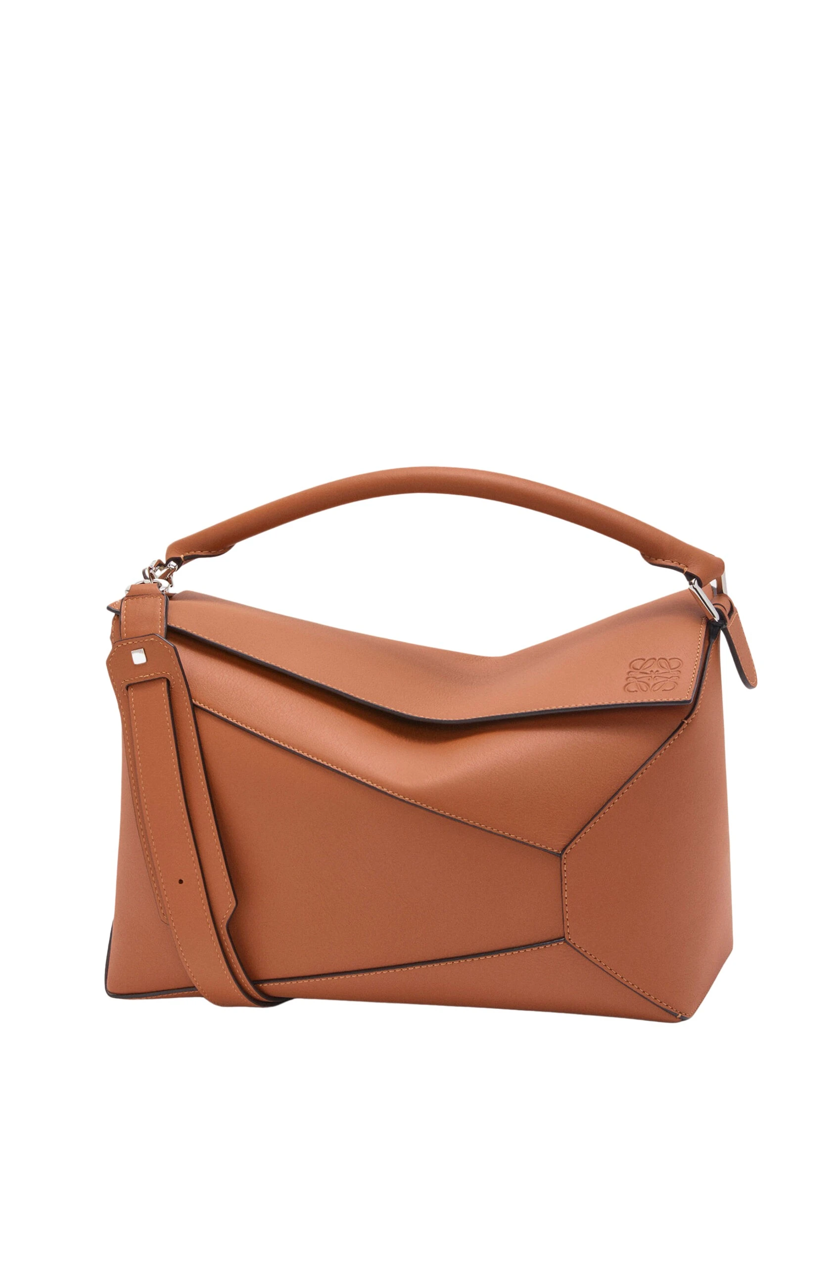 LOEWE-Large-Puzzle-Edge-Bag-In-Classic-Calfskin-2025-coveti-4-scaled64336_nobg coveti