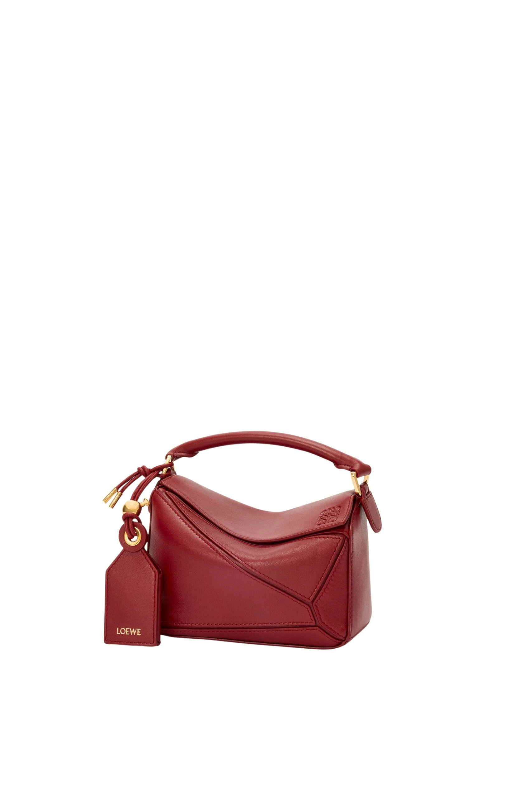 LOEWE-Mini-Featherlight-Puzzle-Bag-In-Nappa-Lambskin-2025-coveti-4-scaled33418_nobg coveti