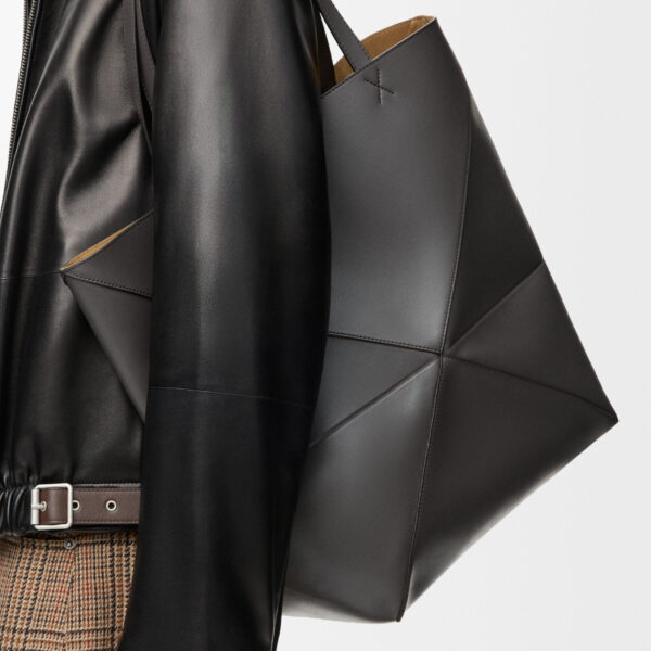 LOEWE Xl Puzzle Fold Tote
In Shiny Calfskin, view 2