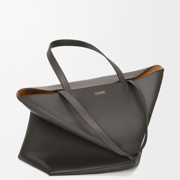 LOEWE Xl Puzzle Fold Tote
In Shiny Calfskin, view 4