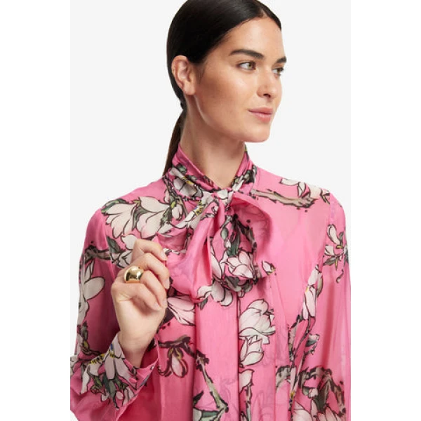 High neckline