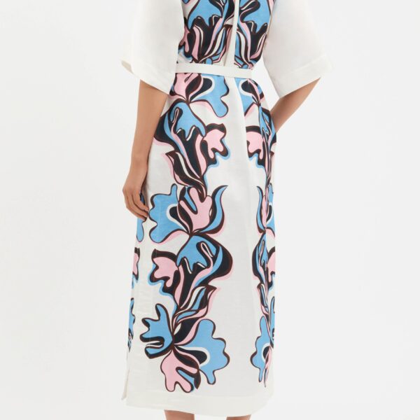 and a PU belt with a gold buckle cinches the waist to enhance the flattering fit. Finished with side seam pockets