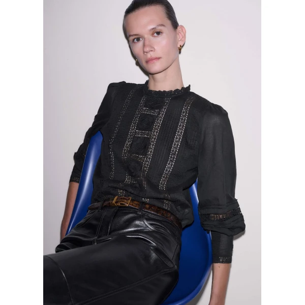 Me + Em Embroidered Detail Top