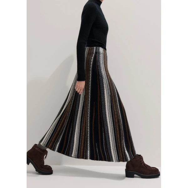 Me + Em Textured Stitch Skirt
