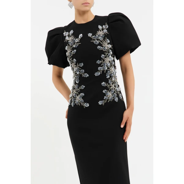 while a back split and zip fastening at the back ensure a polished finish. Fully lined for comfort