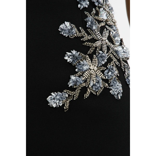this gown is designed for making a statement.