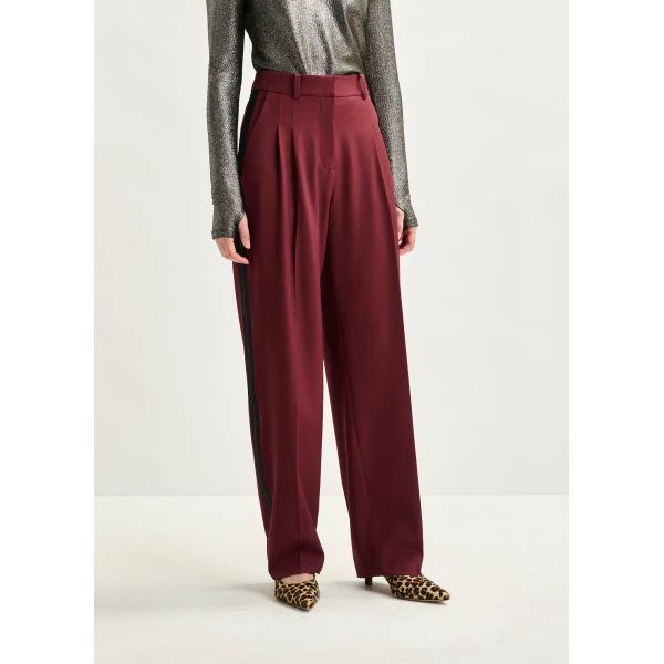 Essentiel Antwerp Burgundy tapered pants with crease - Essentiel Antwerp Pants - Colorful Belgian Design - Shop at Luxury Shoes 