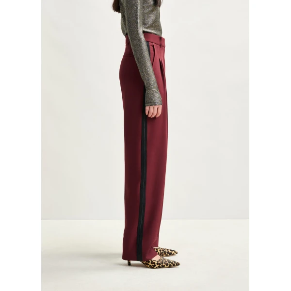 Essentiel Antwerp Burgundy tapered pants with crease - Essentiel Antwerp Pants - Colorful Belgian Design - Shop at Luxury Shoes 