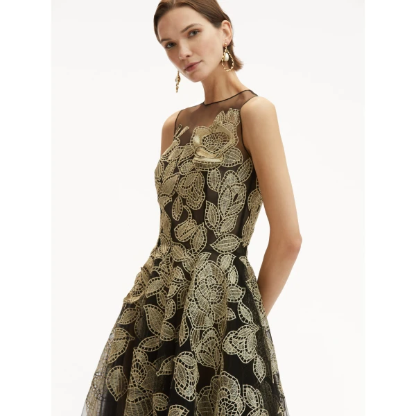 Oscar de la Renta Gold Foil Rose Appliqué Gown - Oscar de la Renta Dresses - American Couture - Shop at Luxury Shoes 