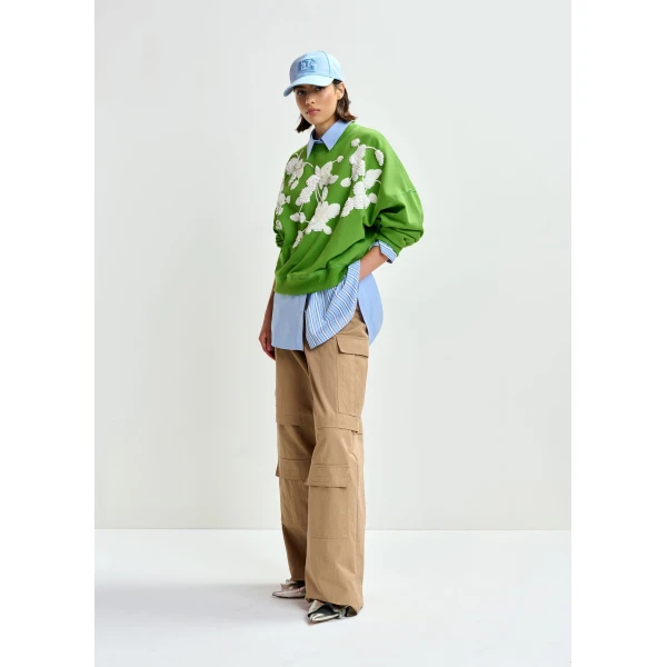 Essentiel Antwerp Green cotton sweatshirt with off-white floral sequin and bead-embellished embroidery - Essentiel Antwerp Shirts - Colorful Belgian Design - Shop at Luxury Shoes 