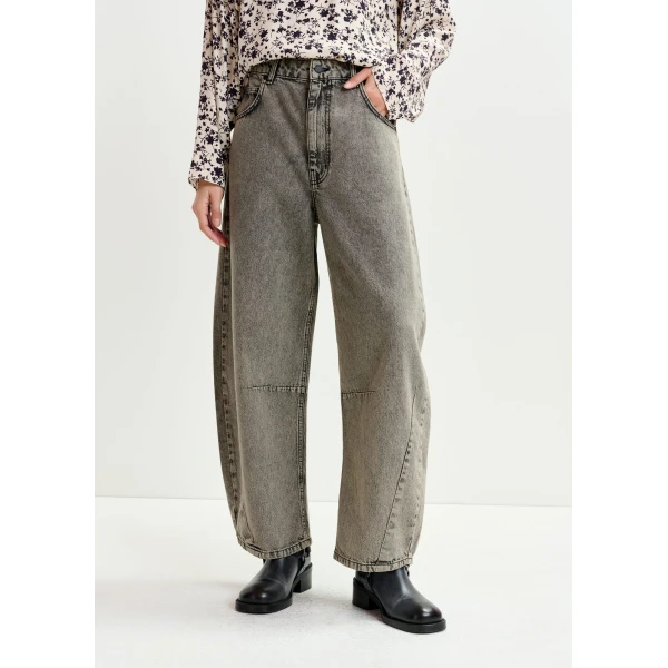 Essentiel Antwerp Grey and beige overdyed organic cotton barrel-leg jeans - Essentiel Antwerp Pants - Colorful Belgian Design - Shop at Luxury Shoes 