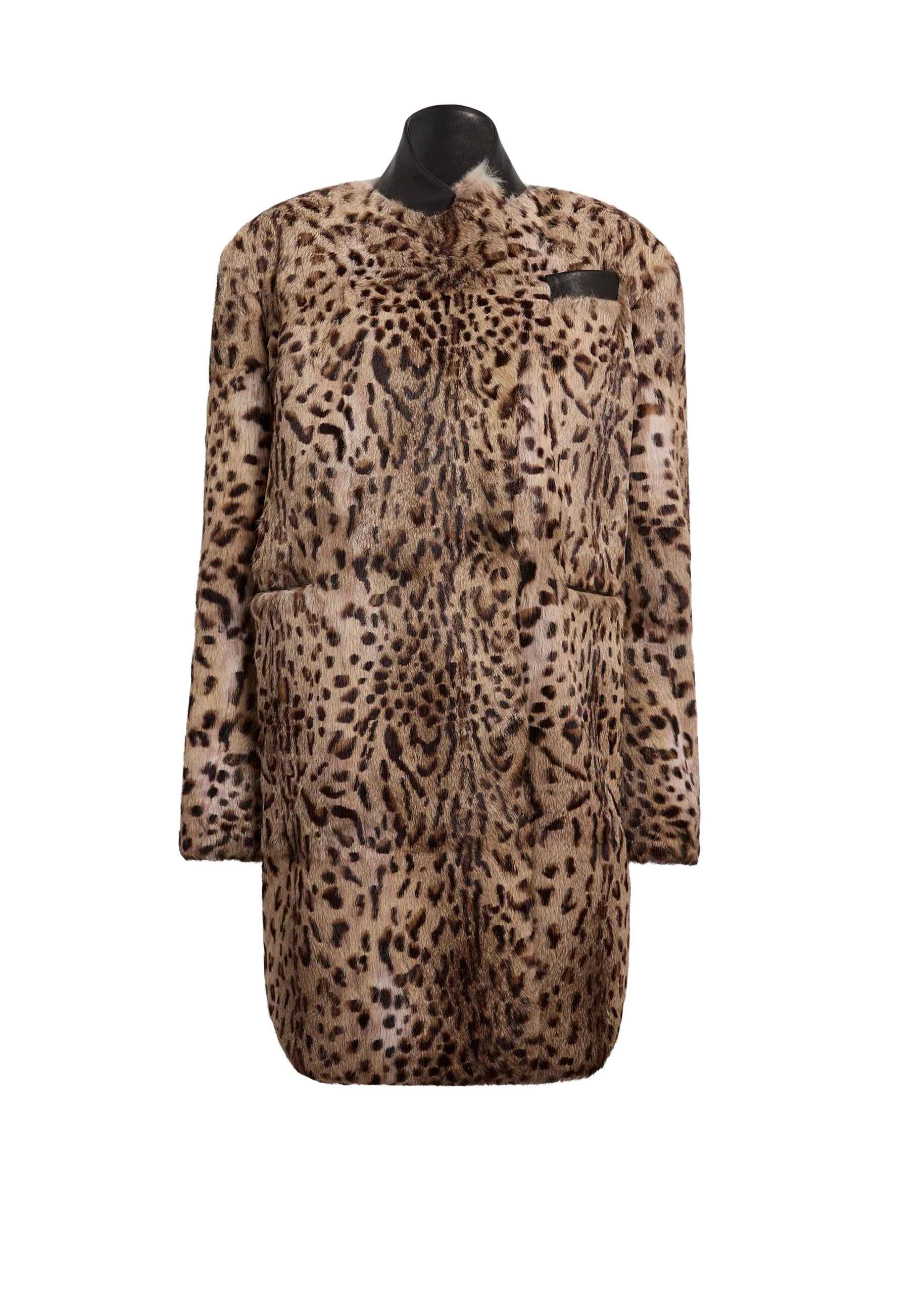 Khaite-Comelle-Coat-2025-coveti-7-scaled68893_nobg Elevate your elegance in this Khaite Coats from the 2025 resort wear edit