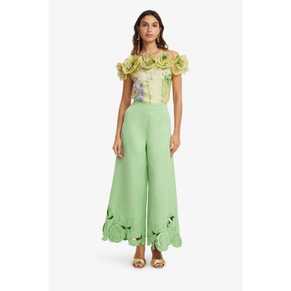 High banded waistline with belt loops