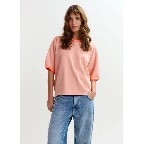 Essentiel Antwerp Light pink slightly cropped knit T-shirt with orange contrasting trim - Essentiel Antwerp Shirts - Colorful Belgian Design - Shop at Luxury Shoes 