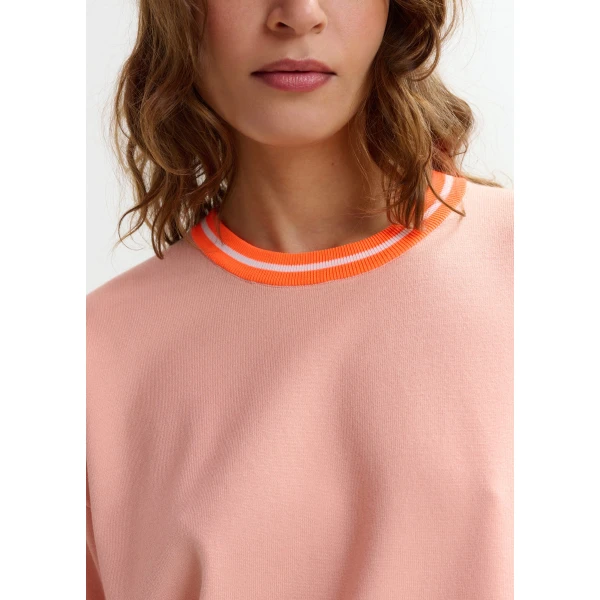 Essentiel Antwerp Light pink slightly cropped knit T-shirt with orange contrasting trim - Essentiel Antwerp Shirts - Colorful Belgian Design - Shop at Luxury Shoes 