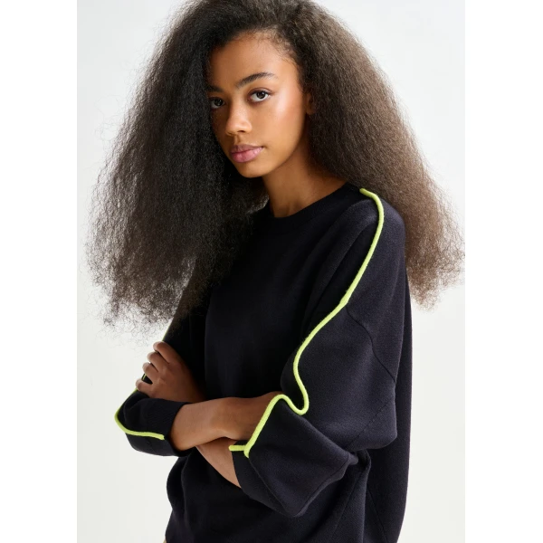 Essentiel Antwerp Navy and green knitted sweater with fitted waist - Essentiel Antwerp Knitwear - Colorful Belgian Design - Shop at Luxury Shoes 